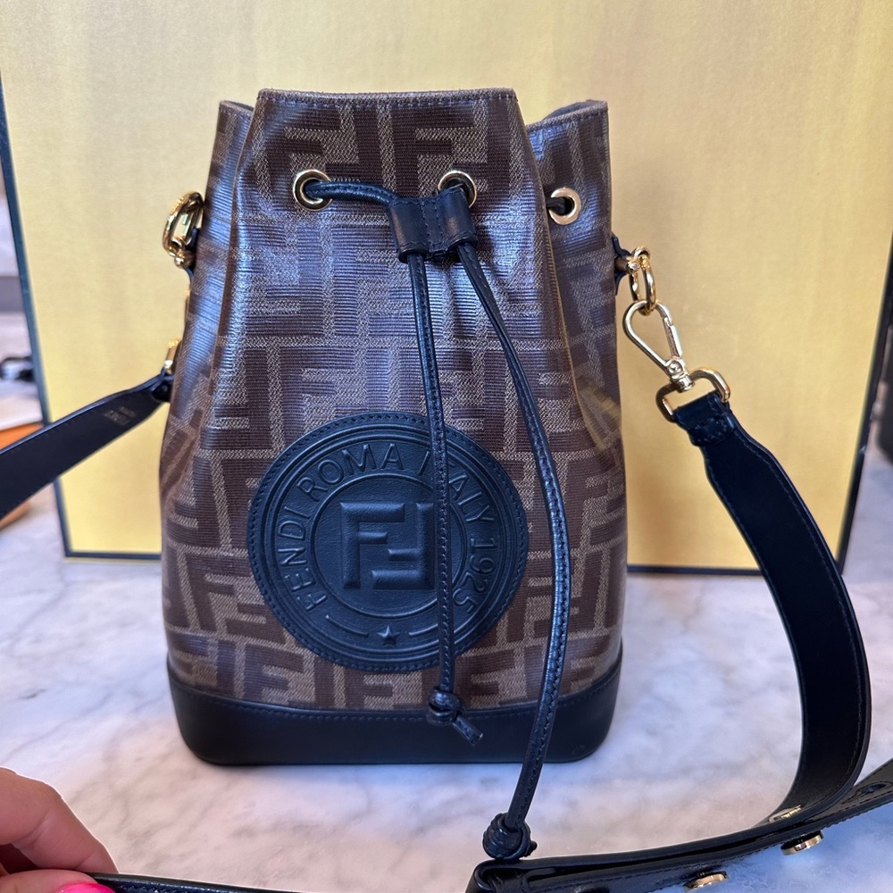 Fendi Mon trésor patent leather bucket bag